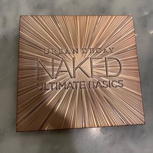 Urban Decay Naked Basics eyeshadow palette